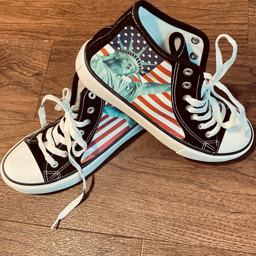 Awesome canvas like converse tennis shoes with flags